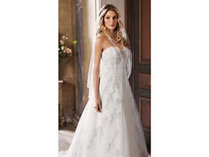 Brand New David's Bridal Wedding Dress - Size 10