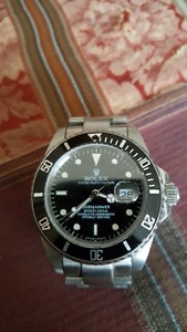 NICE MENS WATCH SELLING FOR  OBO