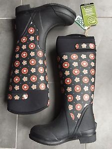 New BOGS winter rain rubber womens boots 6 or 7