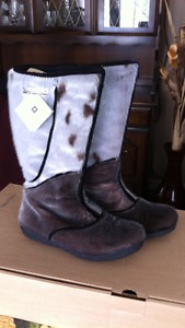 Seal skin boots never worn