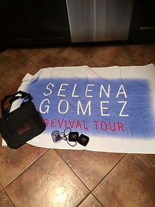 Selena Gomez revival tour stuff