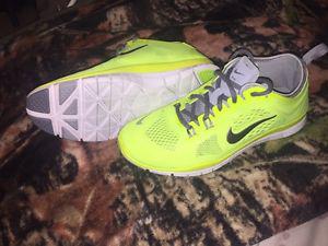 Women's Nike Free 5.0 Size 6