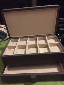 10-piece watch box