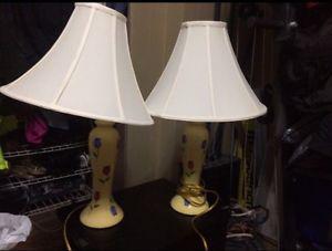 2 table lamps mint shape 20$ 