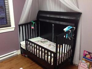 3 in one..Crib/ toddler bed and double..