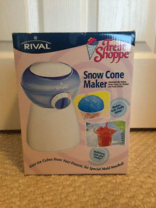 BRAND NEW SNOW CONE MAKER BY '' TREAT SHOPPE '' FOR SALE