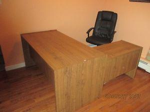 Free desk with extension
