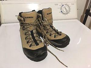 Gortex Hiking Boots size 8.5 women's