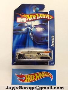  HOT WHEELS INVADER WITH LAUNCH-ABLE MISSLE