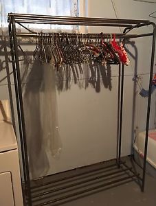 Metal clothes rack