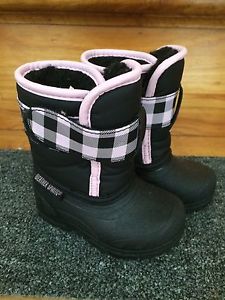 Size 4 winterboots