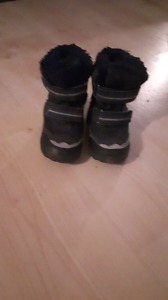 Toddler winter boots sz 5