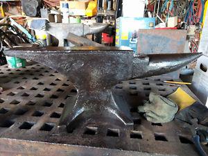 153 pound blacksmith anvil