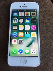 Bell iPhone 5 White 16gb Mint Condition