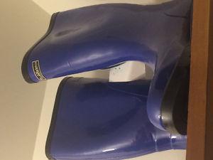 Brand new Ladies blue rubber boots sz 7 call 