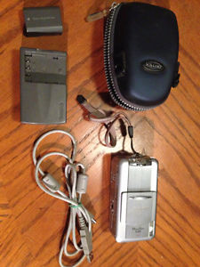 Canon PowerShot S45 4MP Digital Camera W/Charger & Case