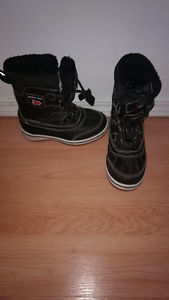 Leather winter boots size 11