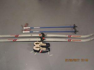 Mens cross country skis