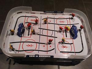 Small table hockey