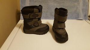 Toddler Cougar Winter Boots - Size 9 - Like New Condition