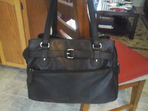 black multi compartment leather tote purse