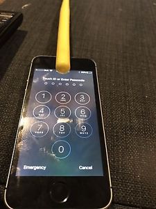 iPhone 5 SE - 16GB -mint condition - apple warranty still on