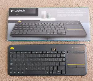 Logitech k400 Plus Wireless Keyboard/Touchpad