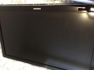 Samsung LCD TV 40" wall mount only
