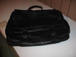 BUXTON SOFT LEATHER BRIEFCASE