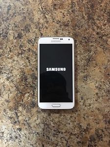 Bell Samsung galaxy s5 for sale or trade.