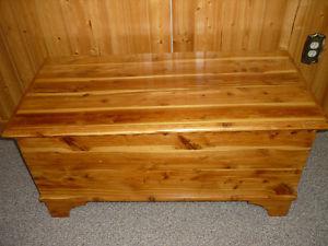 Deacon Bench,Coffee Table,Storage for