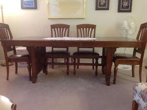 Dining room table & 6 chairs