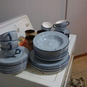 Dish set and mugs