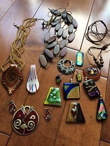 Lot of ladies jewelry