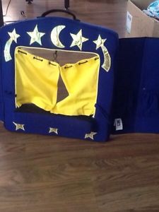 Portable puppet theatre and puppets