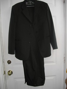 Suit - 2 piece size 16 worn once (funeral)