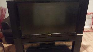 Toshiba 46hmx85 DLP TV and Stand (Needs repair)