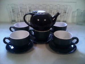 Five new large cups/saurers /tea pot