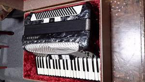 Hhoner accordian