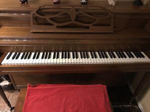 Mason & Risch piano bench included