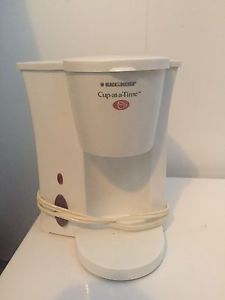 Single cup coffee maker