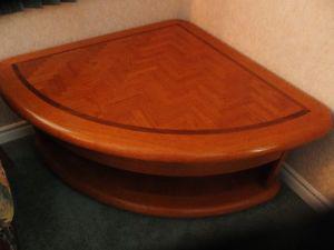 Solid Oak Raise-able corner table