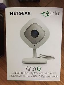 Arlo Q p indoor camera w/ 2 way speaker