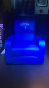Budlight recliner with Cupholders