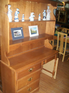 DESK WITH BOOKCASE TOP