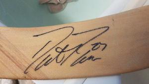 Dustin Penner autograph on oiler wood stick