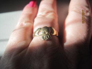Irish Claddagh 10 kt Gold Ring.Size 10