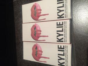 Kylie matte liquid and lip liner kit replicas