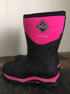 Ladies Original Muck Boots size 6