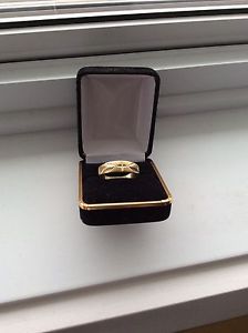 Men's wedding band